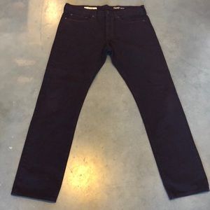 LIKE NEW 100% Cotton Gap Slim Jeans in Wine